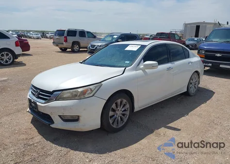 2013 Honda Accord Touring z USA, uszkodzony, nr VIN 1HGCR3F97DA028969